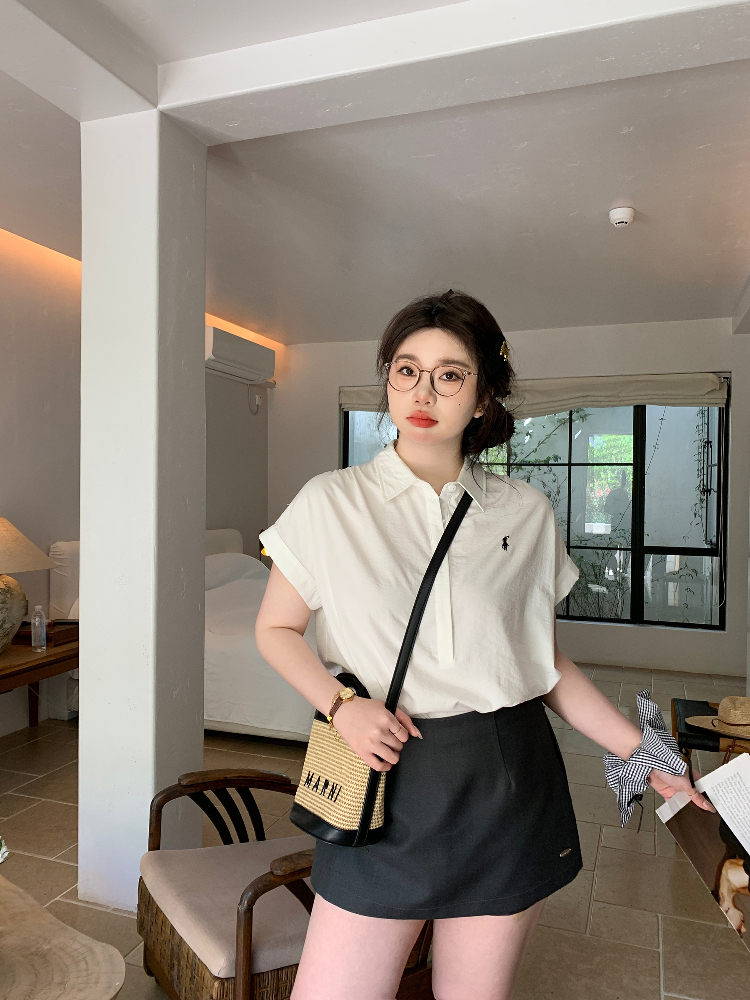Plus Size Relaxed Old Money Style Short Sleeve Shirt with Flutter Sleeves for High-Ranking Female Protagonists