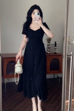 Plus-Size Women's Waist-Cinching Little Black Dress, French Tea Break Style, Summer Collection for Curvy Fashion, Chic Niche Design.