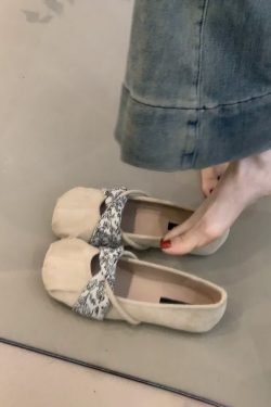 Retro Sheepskin Mary Jane Shoes for Women, Shallow Round Toe, Chinese Style Flats for Skirts, Ballet-Inspired Footwear