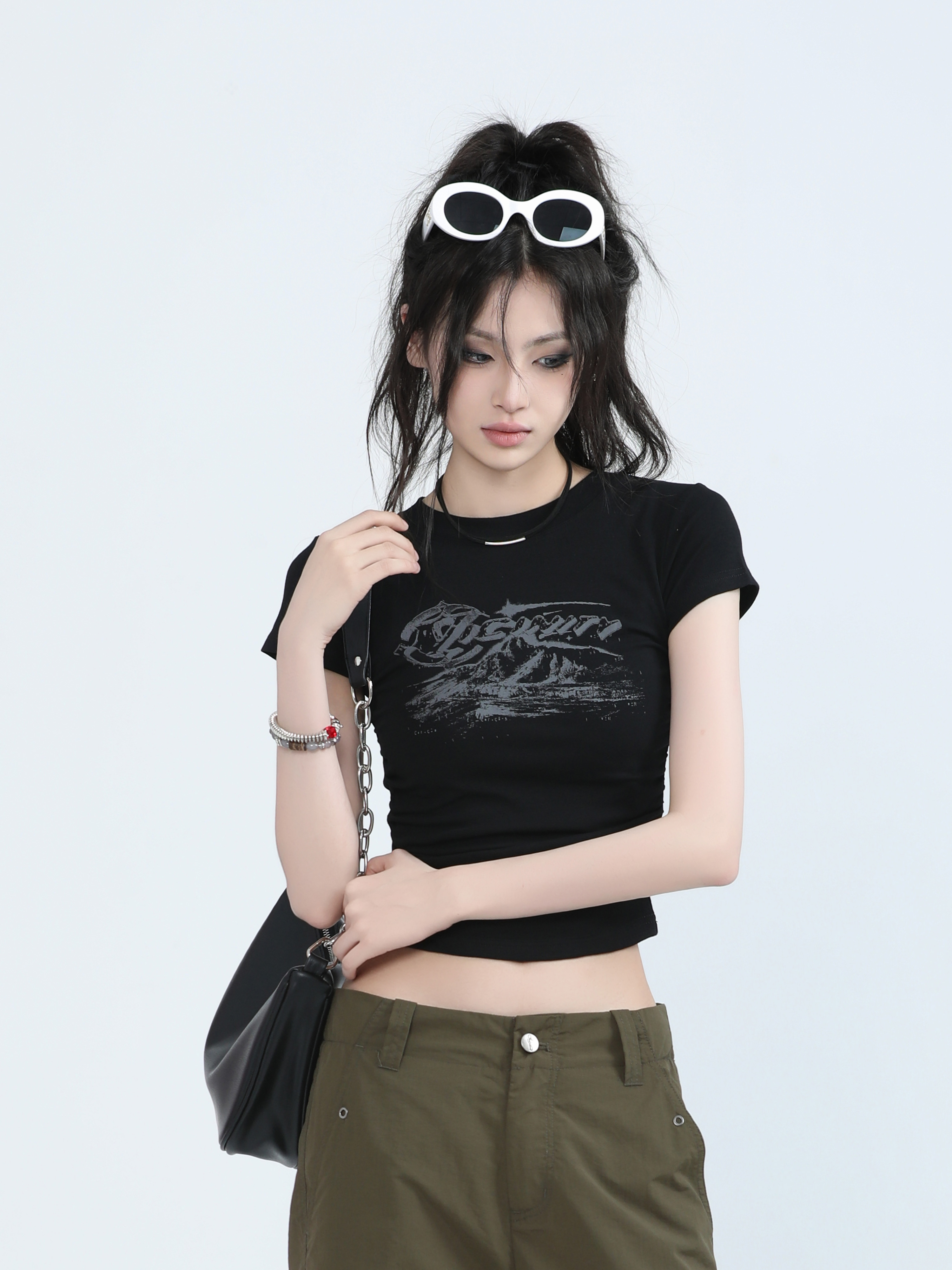 Retro Spicy Girl Slim-Fit Short Sleeve T-Shirt for Women - American Style Graphic Tee, Casual 90s Inspired Fashion Top