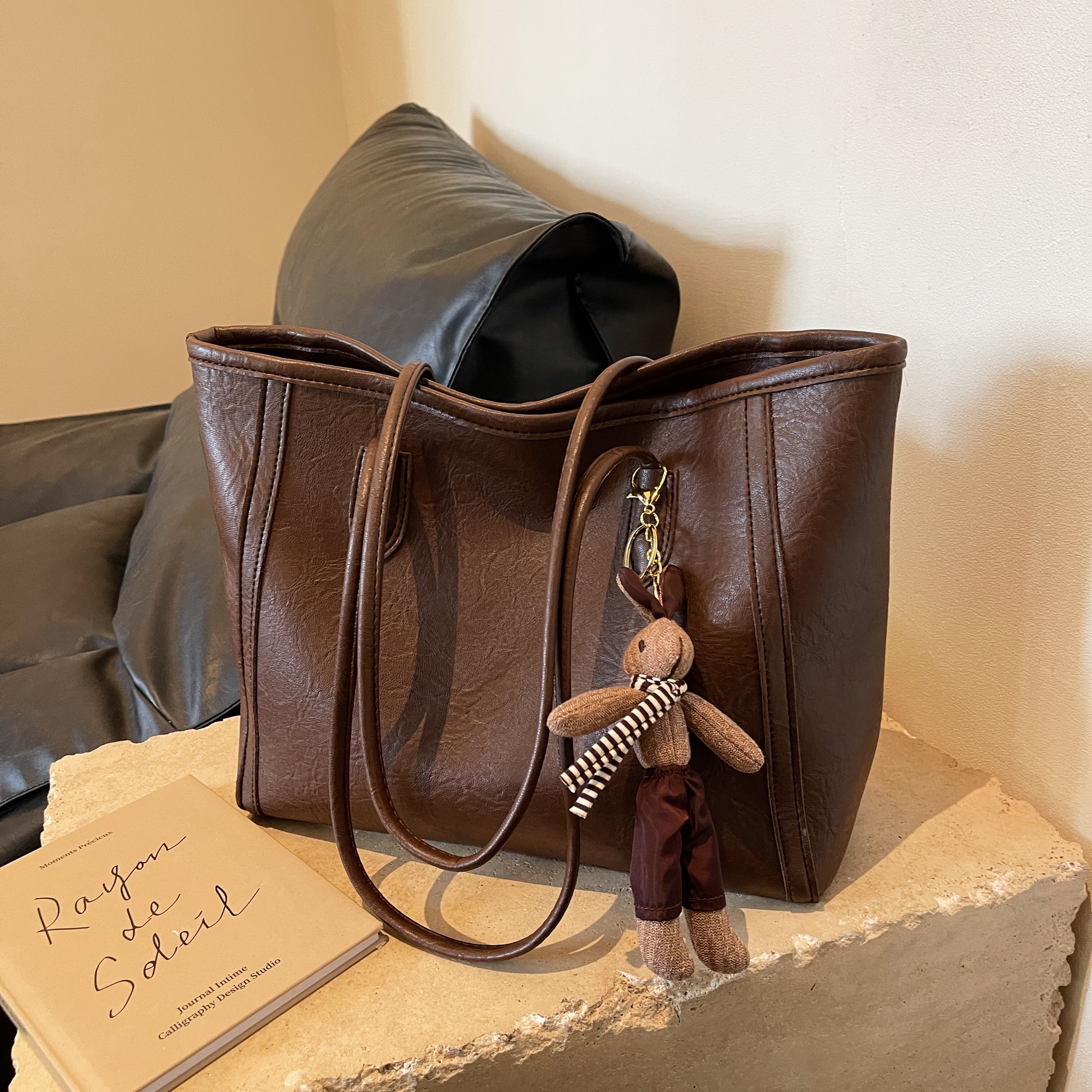 Stylish Large Capacity Women's Shoulder Tote Bag for Commuting and Classes - High-End Feel for 2025 Fashion