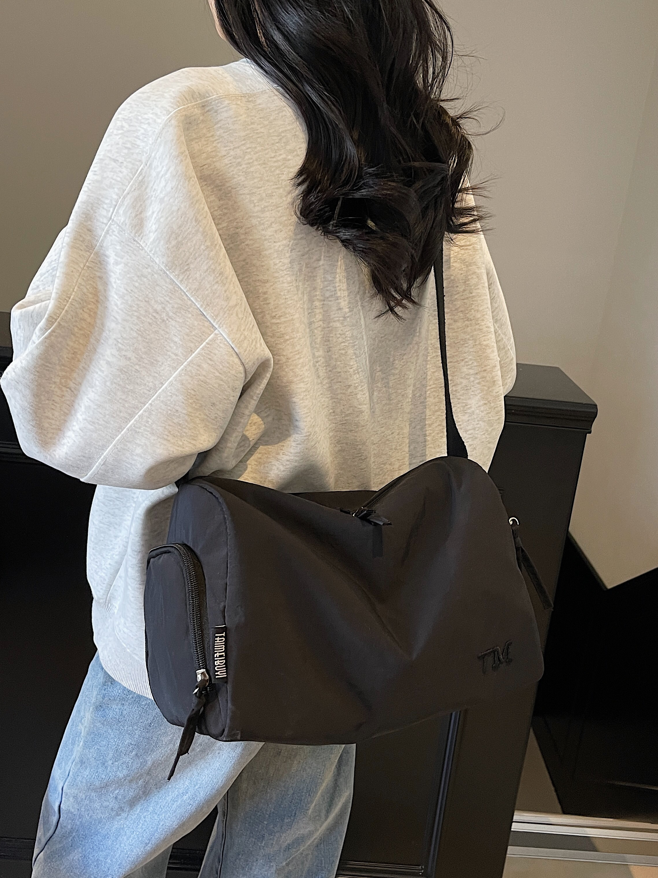 Stylish Lightweight Women's Short Trip Bag, Versatile Crossbody Luggage for Sports, Fitness, Yoga & Everyday Use