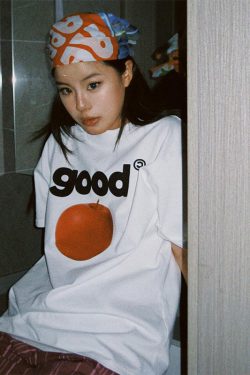 Summer Oversized Apple Print T-Shirt for Women - Casual Round Neck Heavyweight Short Sleeve Top, American Style Fashion