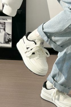 Thick-Soled White Sneakers for Women, 2025 Summer Minimalist Design, Trendy Big-Toe Breathable Shoes