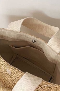 Trendy Handheld Straw Woven Bag for Women - 2023 Retro Beach Vacation Style, Perfect for Summer Outings and Instagram Looks