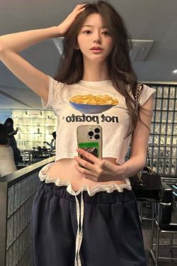 Trendy Korean Style Potato Chip Print Cropped Slim Fit Short Sleeve T-Shirt for Women - Fun and Comfortable Fashion