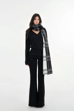 V-Neck Batwing Sleeve Knitted Wool Top - Cozy, Chic, Perfect for Layering, Fall Fashion Essential