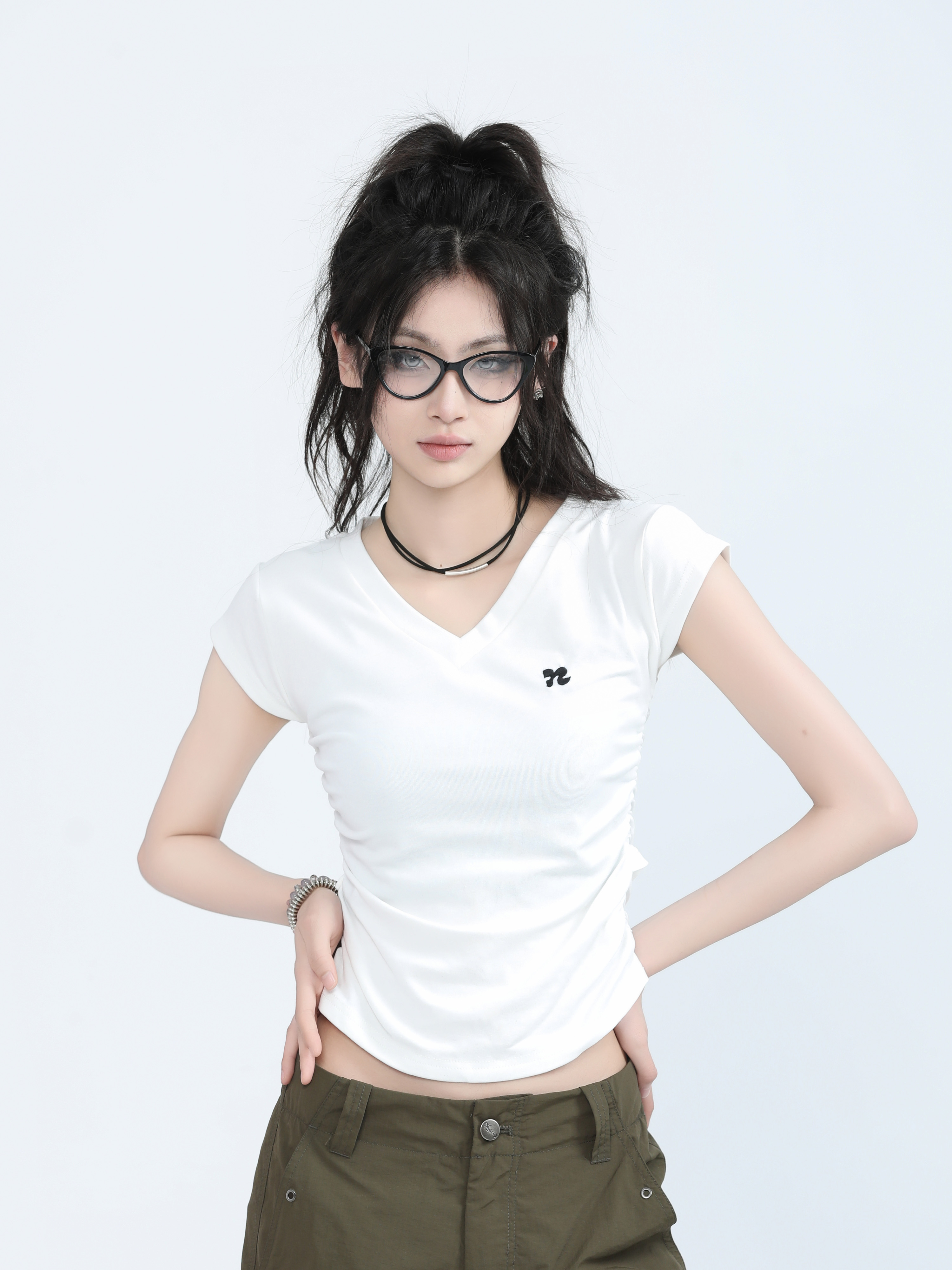V-Neck Embroidered Fitted Short Sleeve T-Shirt for Women - American Style Spicy Girl Summer Top