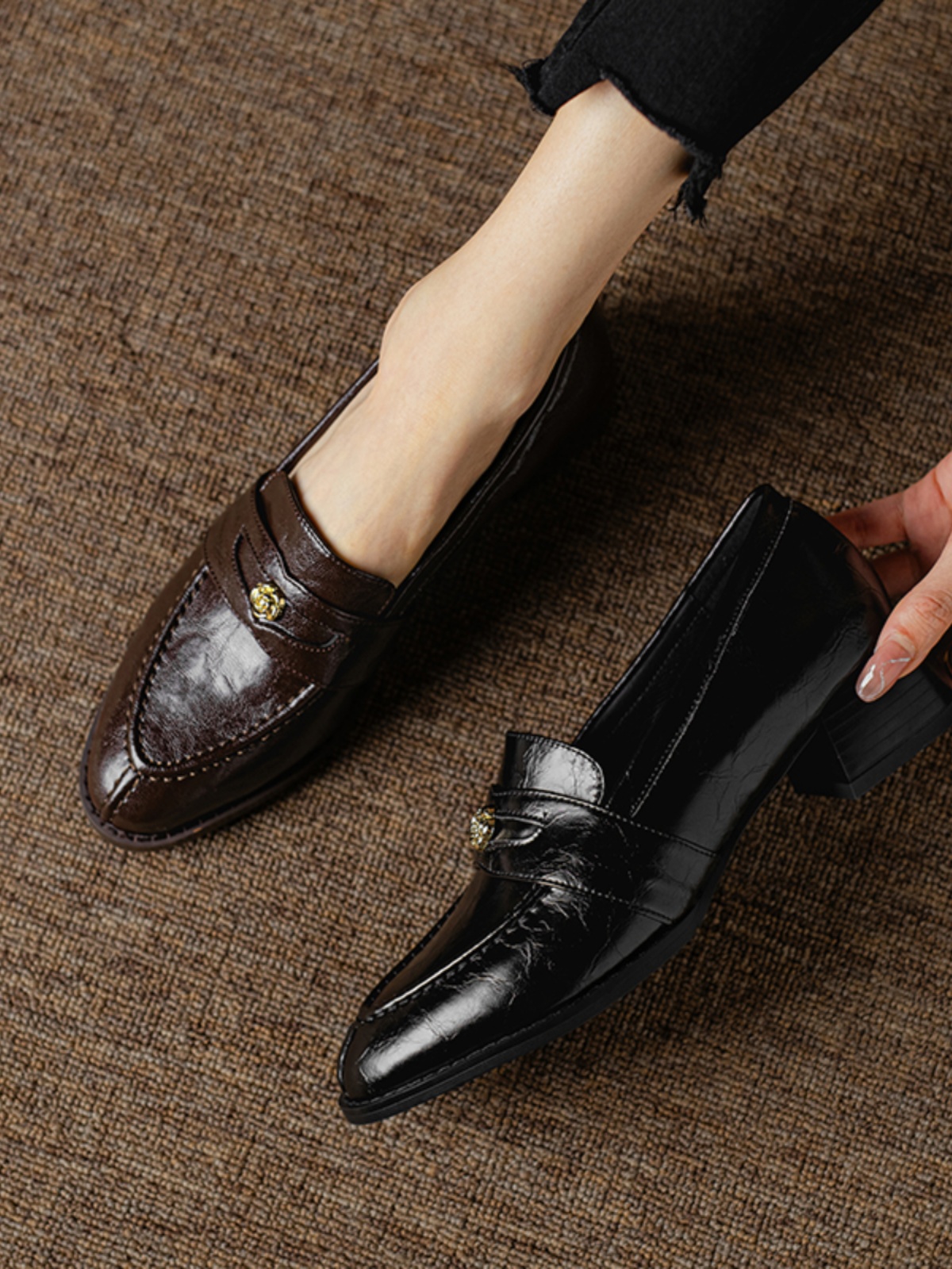 Vintage Roman-Style Camellia Pointed Loafers for Women - Chunky Heels, Slip-On Design, Y2K Fashion, Italian Corso Venezia Inspired