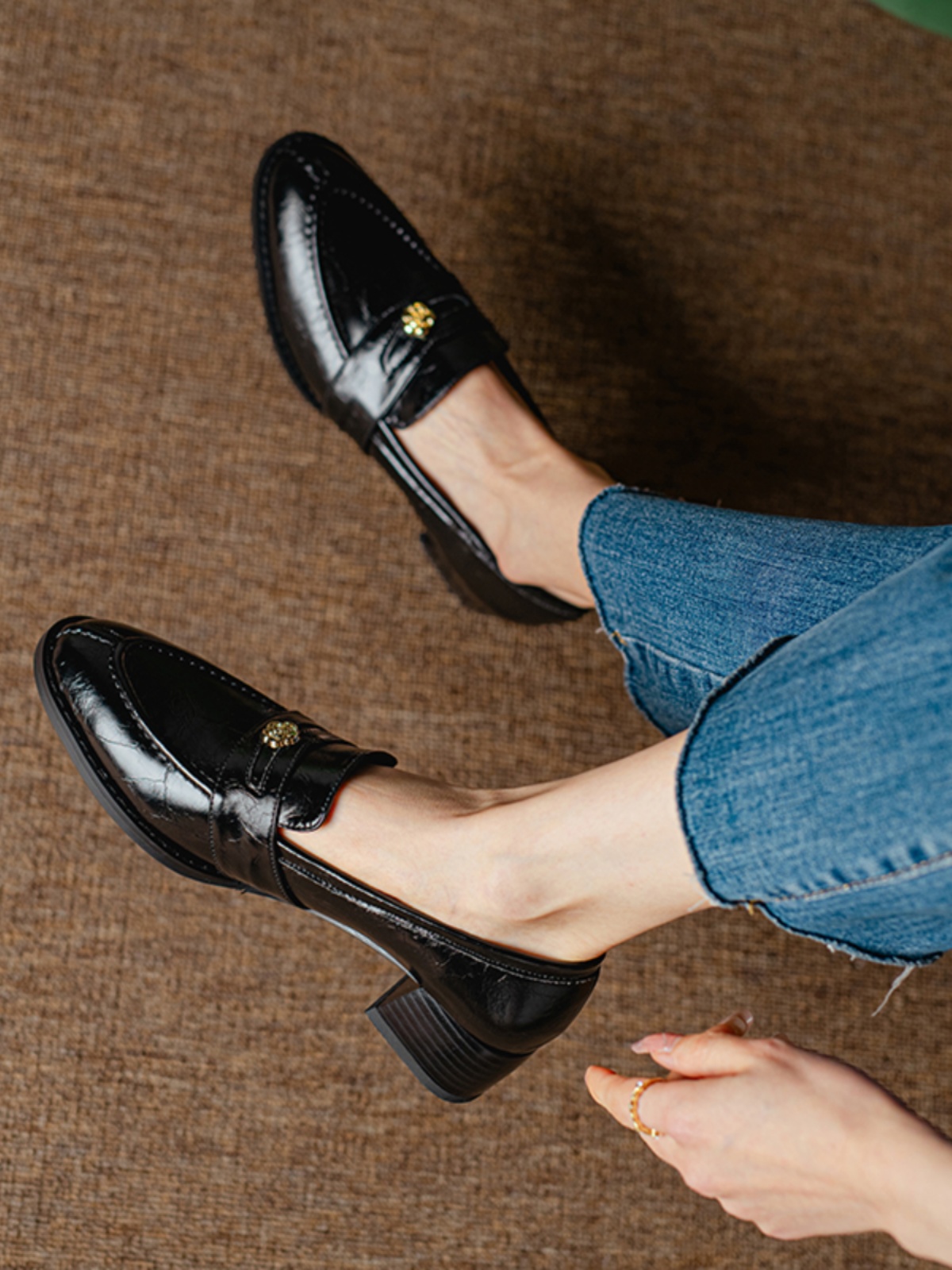 Vintage Roman-Style Camellia Pointed Loafers for Women - Chunky Heels, Slip-On Design, Y2K Fashion, Italian Corso Venezia Inspired