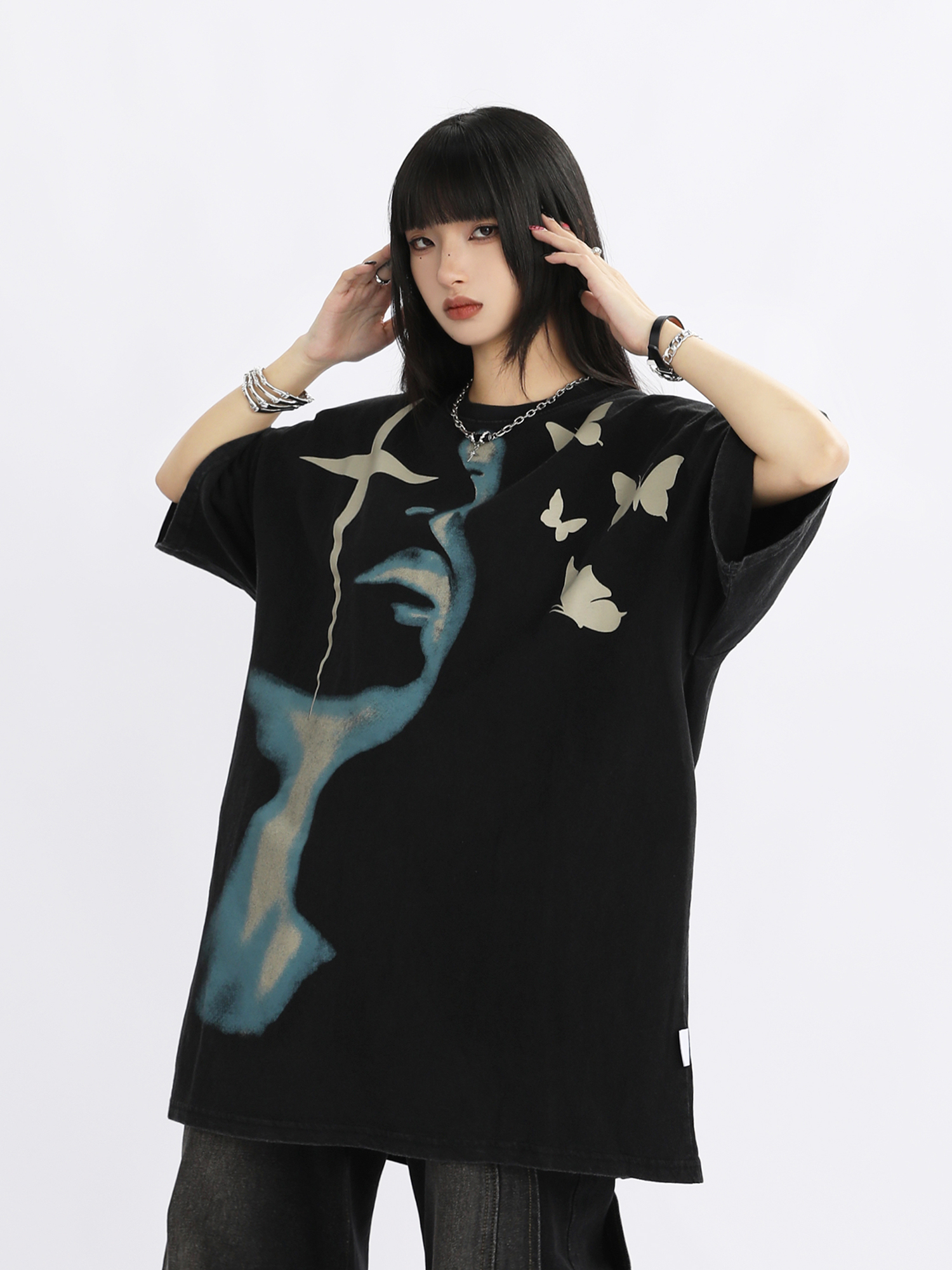 Vintage Street Portrait Printed Oversized T-Shirt for Men and Women | Unisex American Streetwear | 90s Inspired Loose Fit Tee