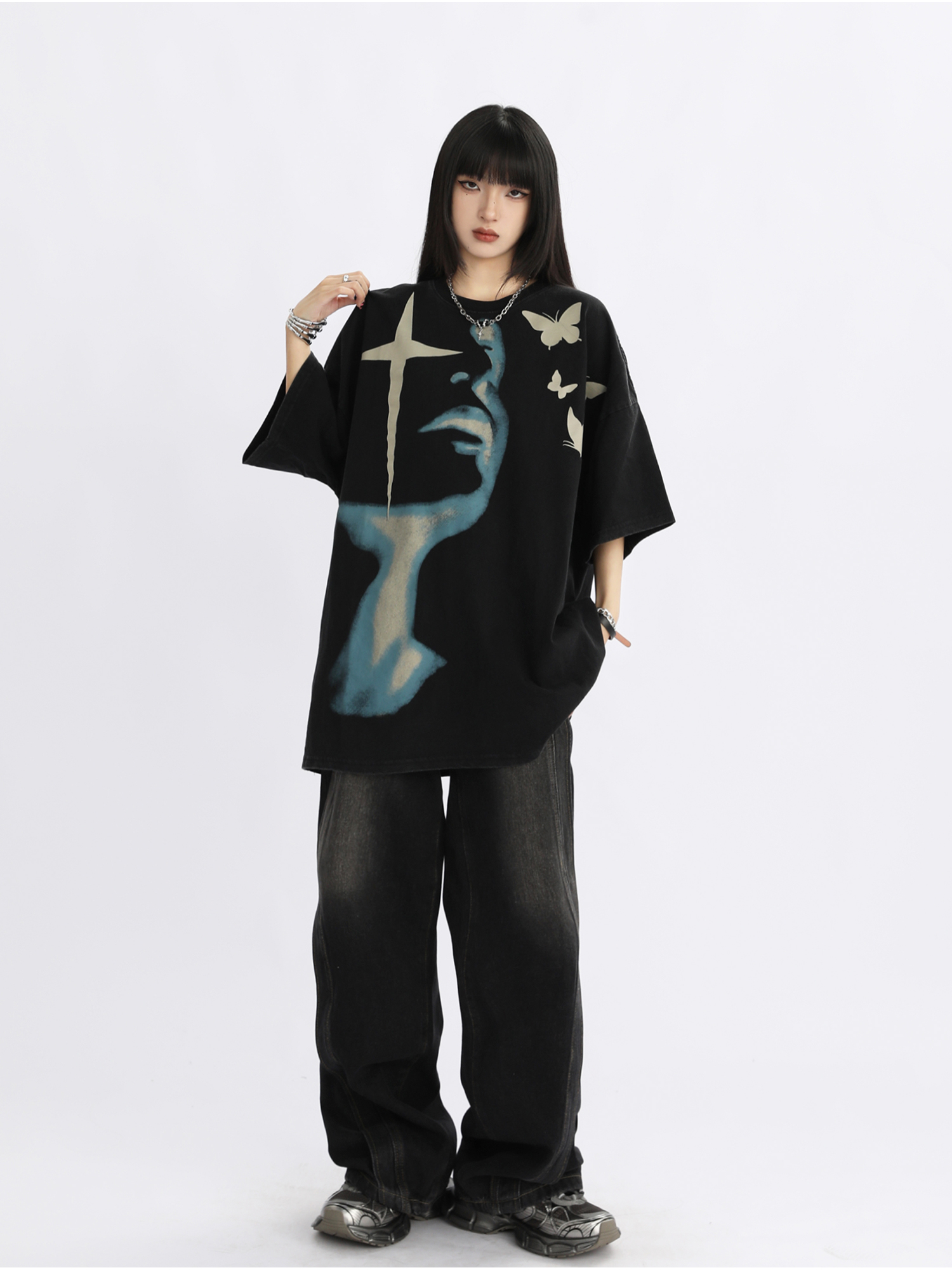 Vintage Street Portrait Printed Oversized T-Shirt for Men and Women | Unisex American Streetwear | 90s Inspired Loose Fit Tee